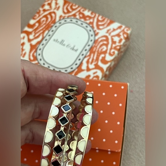 Interlocking bracelet - Picture 3 of 4